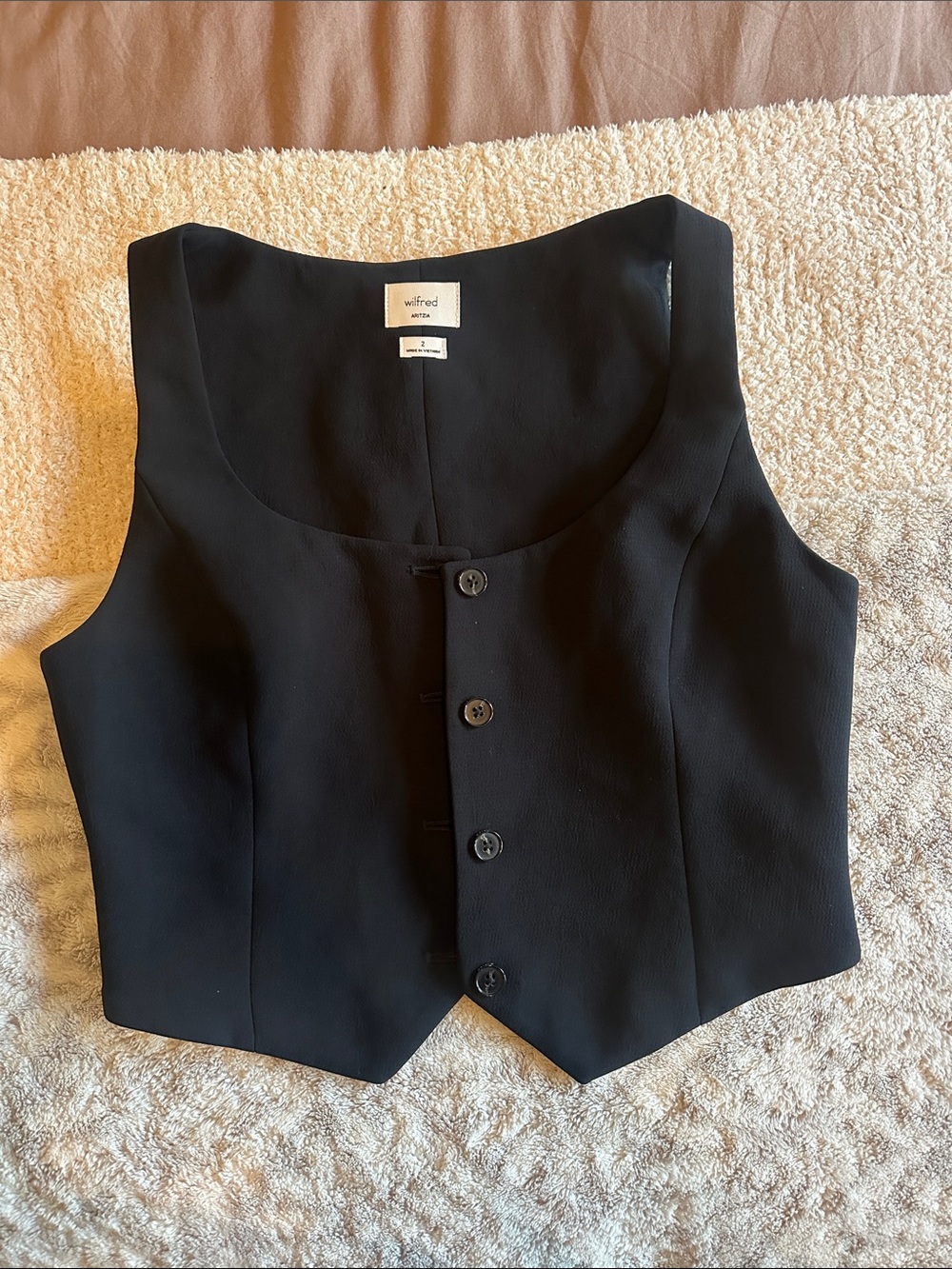 Aritzia Wilfred scoop neck crop vest